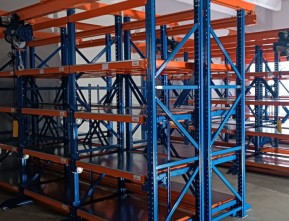 Хранение габаритных деталей на промышленных стеллажах