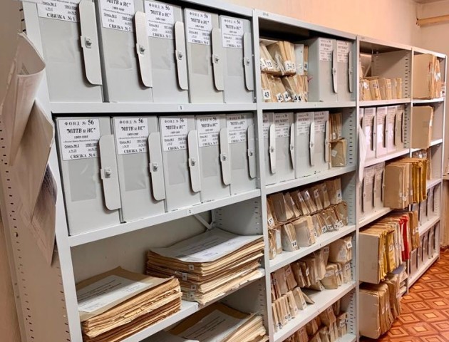 Стационарные стеллажи для хранения документов