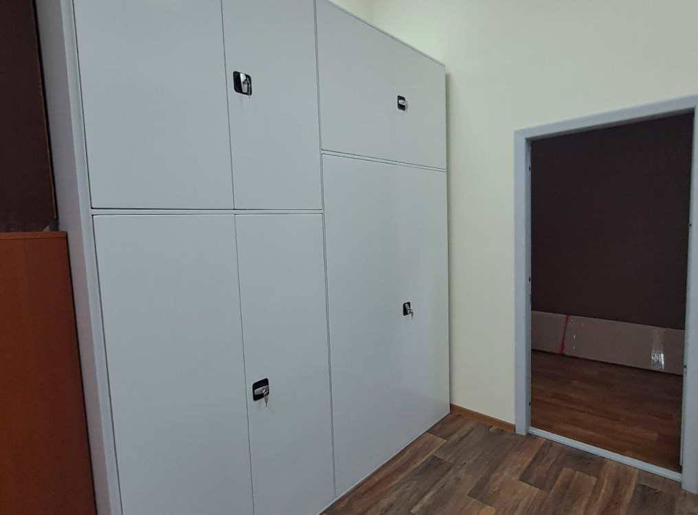 Металлические шкафы для фондохранилища музея